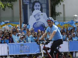 El recorrido en bicicleta era un aparente intento de mejorar la imagen del príncipe. AP / S. Lalit