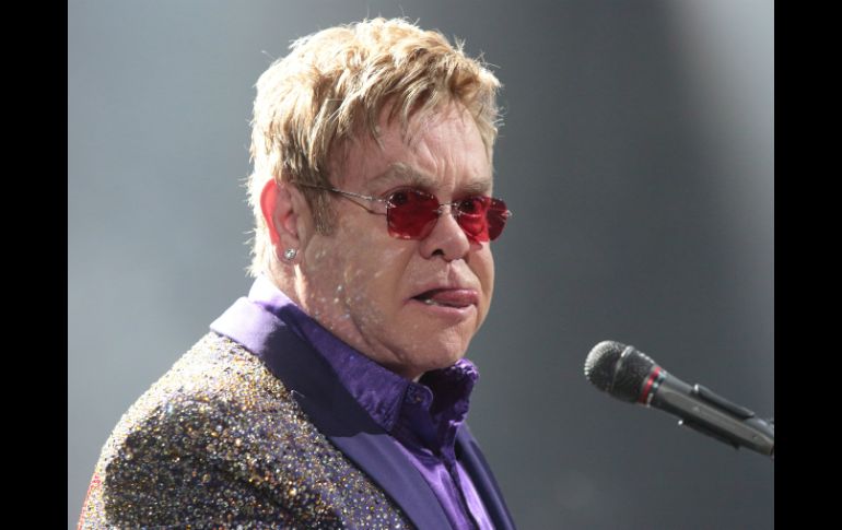 Brugnaro ‘apoya una sociedad discriminatoria y favorece la ignorancia’, añade Elton John. AP / ARCHIVO