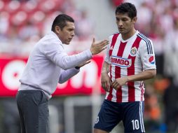 Uno de sus conflictos en el Guadalajara fue un pleito con Ramón Morales quien le acusó de no rendir en el campo. MEXSPORT / A.Macías