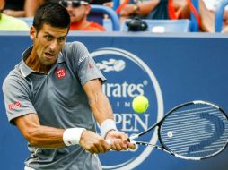 Aunque por momentos enfrentó a un rival complicado, Djokovic logró imponerse en sets corridos ante el número 42 del ranking mundial. EFE / T. Maury