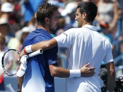 Novak Djokovic felicitó a su rival al término del partido. AP / J. Minchillo