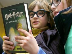 El libro de ''Harry Potter'' ocupa el tercer lugar con 400 millones de copias vendidas. EL INFORMADOR / ARCHIVO