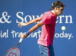 Roger Federer tuvo una defensa exitosa de su trofeo. EFE / T. Maury