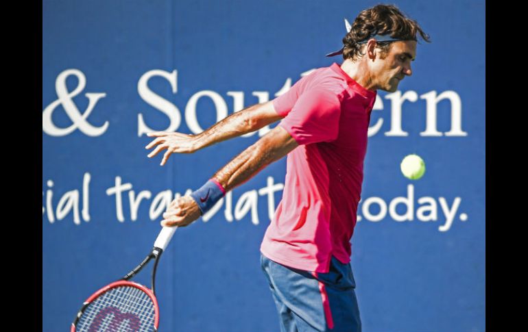 Roger Federer tuvo una defensa exitosa de su trofeo. EFE / T. Maury