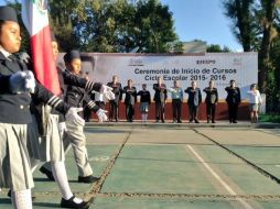 En la escuela primaria ''Patria Libre'', Gabino Cué anunció que en las próximas semanas se mejorarán los contenidos académicos. TWITTER / @GabinoCue