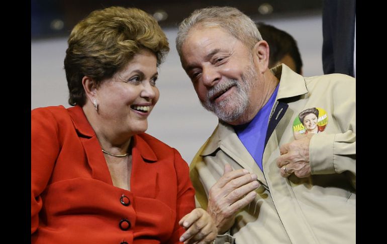 Tanto Rousseff como Lula han negado haber tenido conocimiento de la confabulación. AP / ARCHIVO