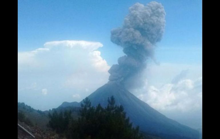 La actividad del Volcán El Colima se mantiene constante, se recomienda a la población no acercarse. TWITTER / @PCJalisco