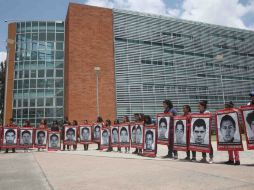 La ceremonia de reinstalación tuvo lugar en la explanada Las Banderas del centro. EL INFORMADOR / M. Vargas