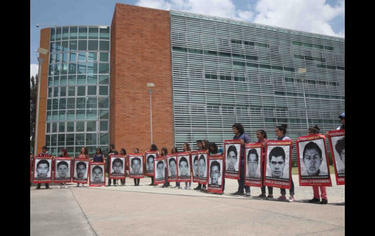 La ceremonia de reinstalación tuvo lugar en la explanada Las Banderas del centro. EL INFORMADOR / M. Vargas