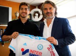 Silva fue recibido por el presidente del equipo, Vincent Labrune. TWITTER / @16LucasSilva