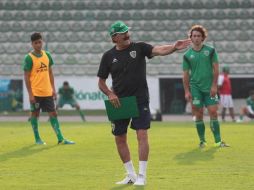 Ricardo Antonio La Volpe enfrentará a Chivas por primera vez, luego del conflicto que tuvo el año pasado con la podóloga del equipo. TWITTER / @Chiapas_FC