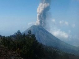 El volcán continúa en actividad constante. TWITTER / @pcjalisco