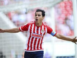 Omar Bravo festeja uno de los goles que anotó para el Rebaño. MEXSPORT / A. Macías