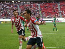 Omar Bravo anotó dos goles este domingo ante Jaguares. EL INFORMADOR / M. Vargas