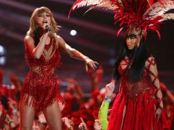 Taylor Swift y Nicki Minaj actúan juntas en el escenario. AP / M. Sayles