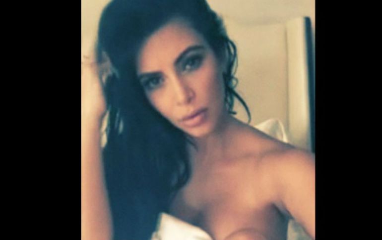 Las sugerentes imágenes desataron el furor en las redes sociales. TWITTER / @KimKardashian