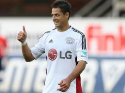 Para 'Chicharito' el juego representó la valiosa y efímera oportunidad de conocer a sus nuevos compañeros. TWITTER / @bayer04fussball