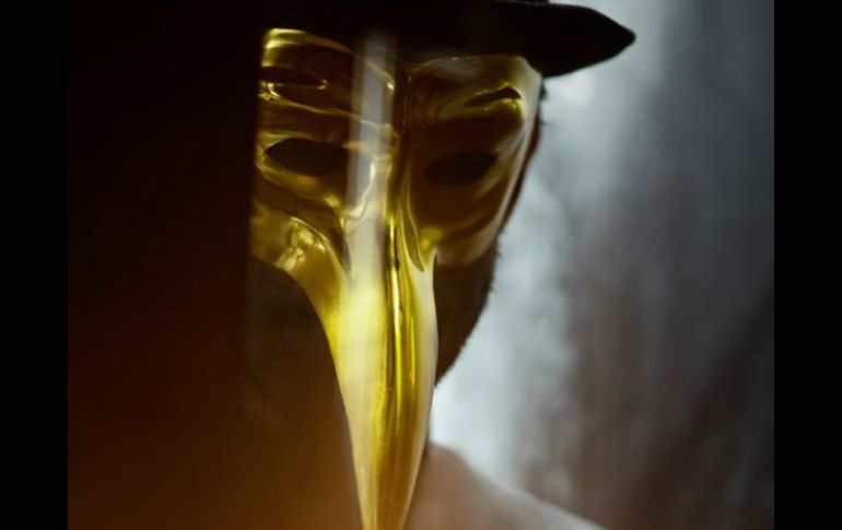 El reconocido DJ siempre ha utilizado su característica máscara dorada. TWITTER / @Claptone_