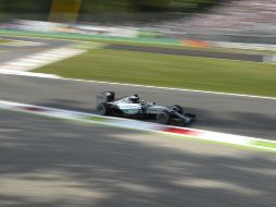 Lewis Hamilton (GBRMercedes) durante la primera sesión libre del Gran Premio de Italia. AFP / O. Morin