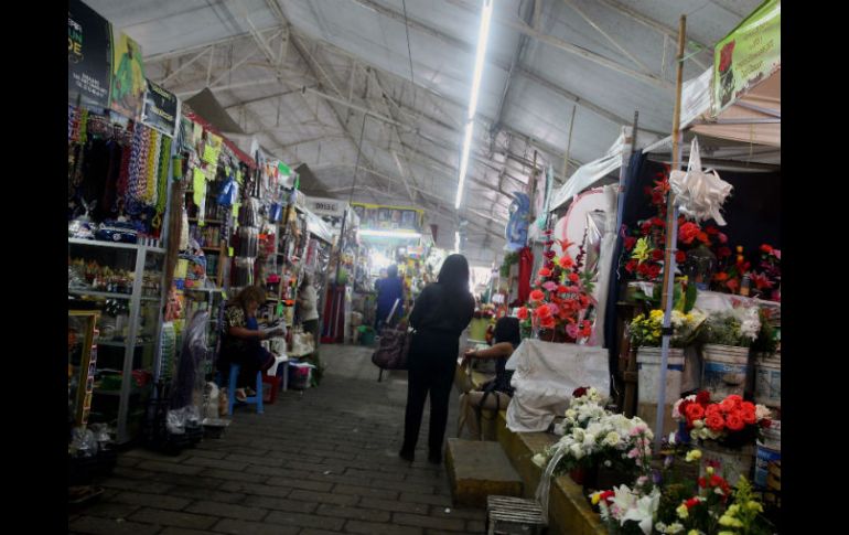 Algunos comerciantes del Mercado Corona han manifestado que desconocen los tiempos de entrega de sus locales. EL INFORMADOR / ARCHIVO