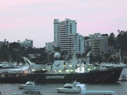 El buque 'Esperanza' recuerda a los 43 a casi un año de la desaparición. AFP /