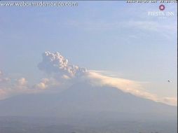 Imagen que muestra la exhalación de este día del Coloso de Fuego. TWITTER / @LUISFELIPE_P