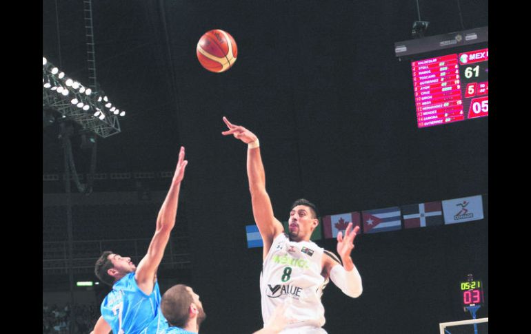 La Selección mexicana de baloncesto en su juego frente a su similar de Uruguay del pasado viernes. NTX / I. HERNANDEZ