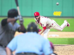 Jaime García de los Cardenales de San Luis al momento de lanzar una bola en la victoria de ayer sobre los Piratas de Pittsburgh. AP / J. Roberson