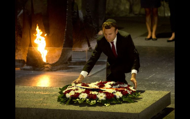 Cientos de personas se reunieron para una ceremonia fúnebre en el este de Francia. AP / S. Scheiner