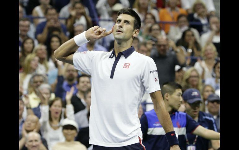 Djokovic ahora se dispone a enfrentar al español Feliciano López por el pase a semifinales del último Gran Slam del año. EFE / J. Szenes