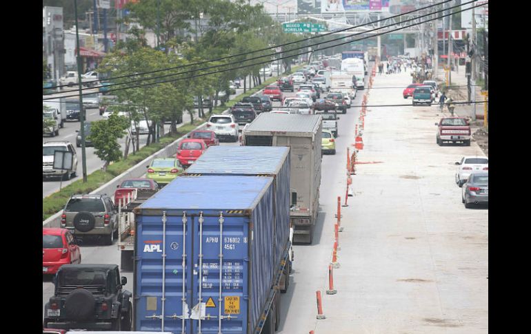 Las obras en la zona de Bugambilias llegaron a generar congestionamientos hasta el poblado de San Agustín. EL INFORMADOR / M. Vargas