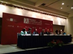 Participantes del presidium dan a conocer el anuncio del Premio Fil en su edición 2015. EL INFORMADOR / E. Barrera