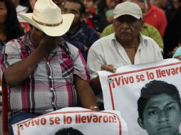 Luego de conocer el informe de la CIDH los padres de los normalistas mostraron indignación por la 'verdad histórica'. SUN / I. Stephens