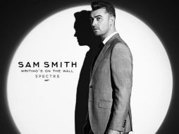 'Me emociona poder participar en esta icónica saga británica', menciona el cantante. TWITTER / @samsmithworld