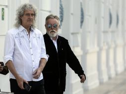 Brian May (i) y el baterista Roger Taylor (d) son los dos únicos integrantes que quedan de la formación original. EFE / A. Lacerda