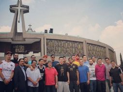 La selección saludó a los fanáticos y se tomaron fotos a su salida del santuario mariano. INSTAGRAM / mexbasquet