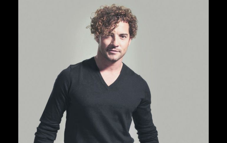 A David Bisbal le emociona actuar en un palenque, pues le recuerda el inicio de su carrera, cuando cantaba en ferias de pueblo. ESPECIAL /