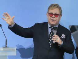 Elton John estuvo en Kiev, donde defendió los derechos de los homosexuales en Ucrania. AP / ARCHIVO