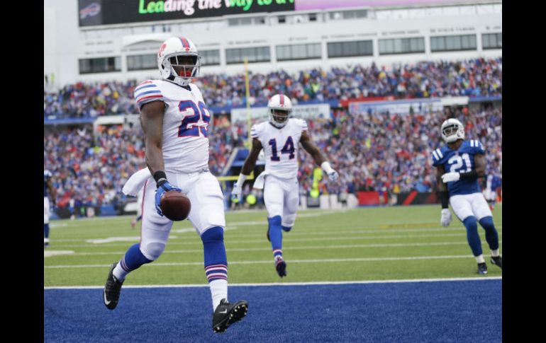 Los Bills amasaron una ventaja de 24-0 al anotar en cuatro posesiones consecutivas en el tercer periodo. AFP / B. Carlsen