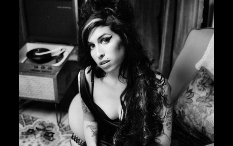 Winehouse se caracterizó por fusionar en sus interpretaciones el jazz, soul, R&B, ska y blues. TWITTER / @amywinehouse