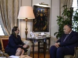 La canciller mexicana, Claudia Ruiz Massieu (c), se reúne con su homólogo egipcio, Sameh Shoukry (d). EFE / A. Alyoum