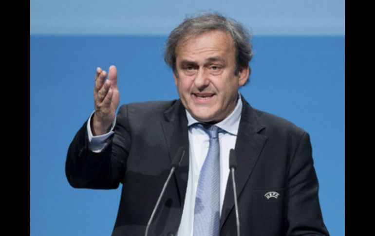 Michel Platini y su experiencia en la UEFA lo han hecho ganar adeptos. EFE / ARCHIVO