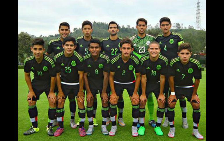 Los primeros instantes del encuentro fueron dominados por el Tricolor, no obstante, careció de contundencia. TWITTER / @miseleccionmx