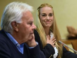 La esposa de López, Lilian Tintori, señala que su esposo le confesó por primera vez su temor a ser asesinado en la cárcel. AFP / P. Marcou