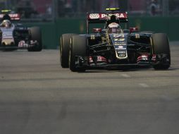 El venezolano Pastor Maldonado (Lotus) quedó eliminado en la primera ronda de la calificación para el Gran Premio de Singapur. EFE / W. Woon