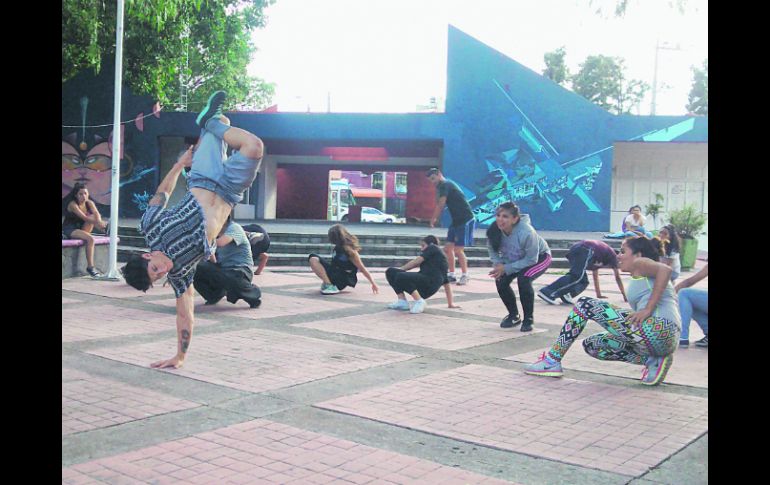 En Zapopan, por ejemplo, se imparten talleres de ''break dance''. EL INFORMADOR / S. Blanco