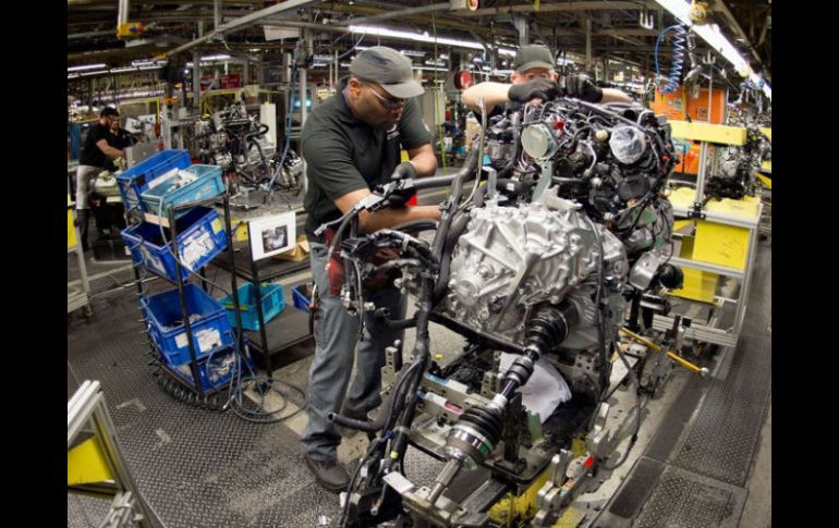 La industria automotriz en México va a seguir dando trabajo de calidad para los jóvenes mexicanos, resaltan. AFP / ARCHIVO