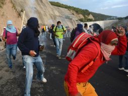 La marcha de este día se da luego del enfrentamiento entre manifestantes y policías en Tixtla. EFE / ARCHIVO