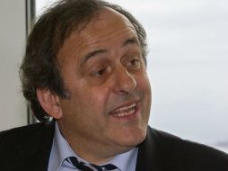 Michel Platini reconoció encontrarse en una situación extraña. AP / ARCHIVO