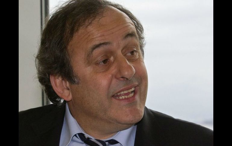 Michel Platini reconoció encontrarse en una situación extraña. AP / ARCHIVO